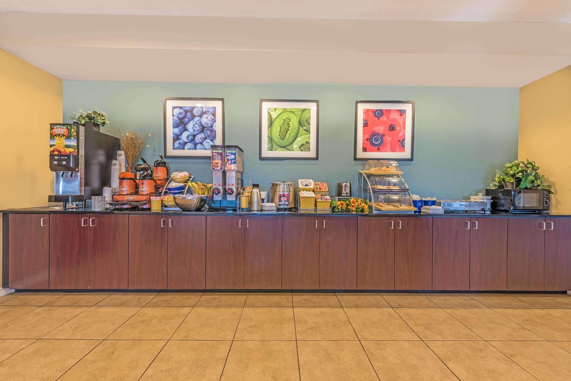 Days Inn By Wyndham Rockdale Texas Dış mekan fotoğraf